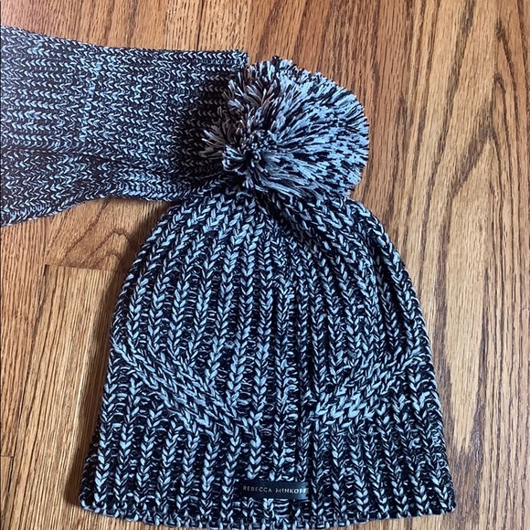 Rebecca Minkoff winter hat and hand warmers - Picture 2 of 3